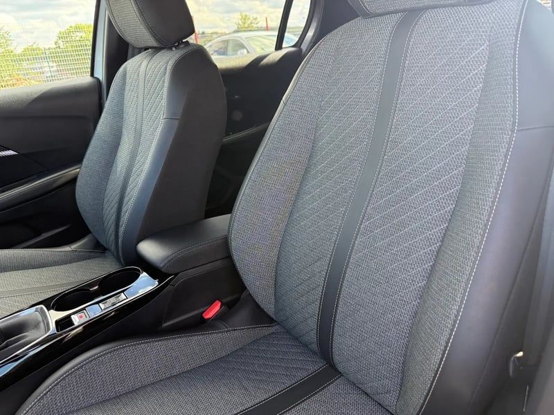 Photo de la voiture PEUGEOT 208 100 S&S BVM6 Allure