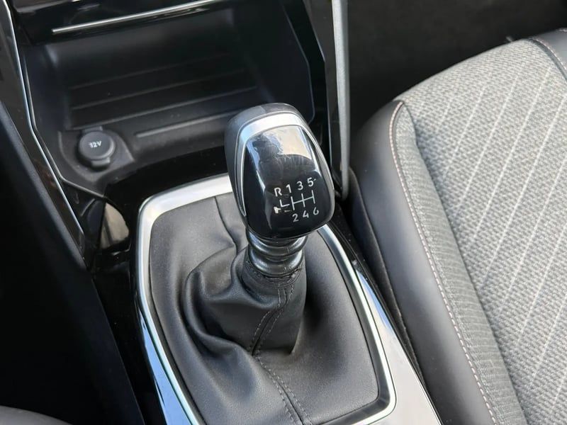 Photo de la voiture PEUGEOT 208 100 S&S BVM6 Allure