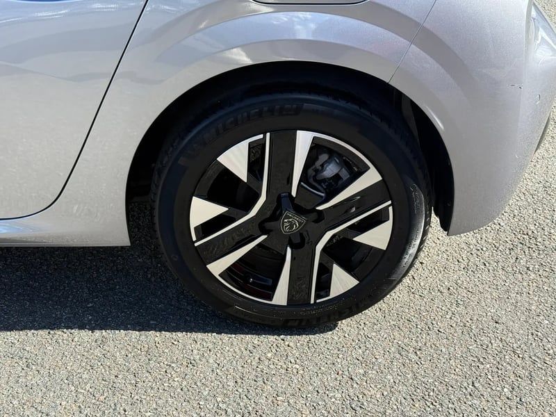 Photo de la voiture PEUGEOT 208 100 S&S BVM6 Allure