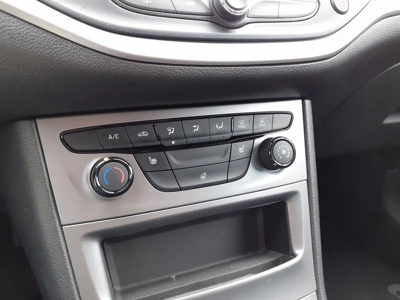 Photo de la voiture OPEL ASTRA SPORTS TOURER 1.4 Turbo 145 ch Elegance - 5P