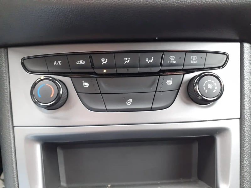 Photo de la voiture OPEL ASTRA SPORTS TOURER 1.4 Turbo 145 ch Elegance - 5P