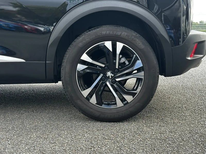 Photo de la voiture PEUGEOT 2008 PureTech 130 S&S BVM6 GT Line