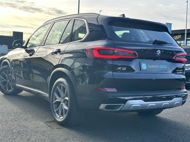 Photo de la voiture BMW X5 G05 xDrive30d 265 ch BVA8 xLine