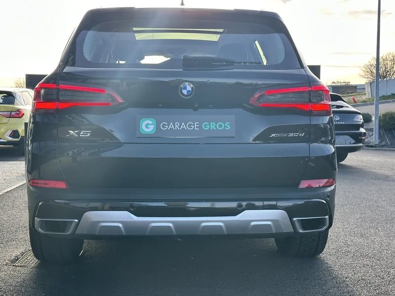 Photo de la voiture BMW X5 G05 xDrive30d 265 ch BVA8 xLine