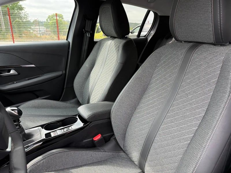 Photo de la voiture PEUGEOT 208 100 S&S BVM6 Allure
