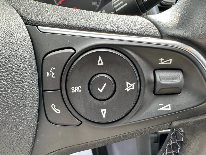 Photo de la voiture OPEL GRANDLAND X 1.2 Turbo 130 ch ECOTEC Innovation