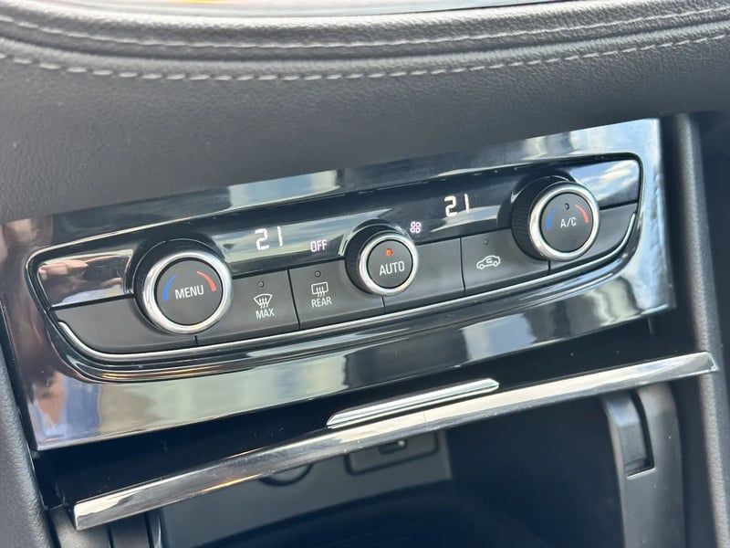 Photo de la voiture OPEL GRANDLAND X 1.2 Turbo 130 ch ECOTEC Innovation