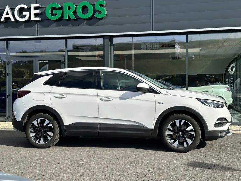 Photo de la voiture OPEL GRANDLAND X 1.2 Turbo 130 ch ECOTEC Innovation