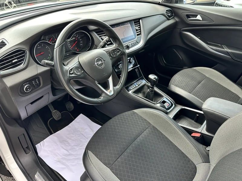 Photo de la voiture OPEL GRANDLAND X 1.2 Turbo 130 ch ECOTEC Innovation