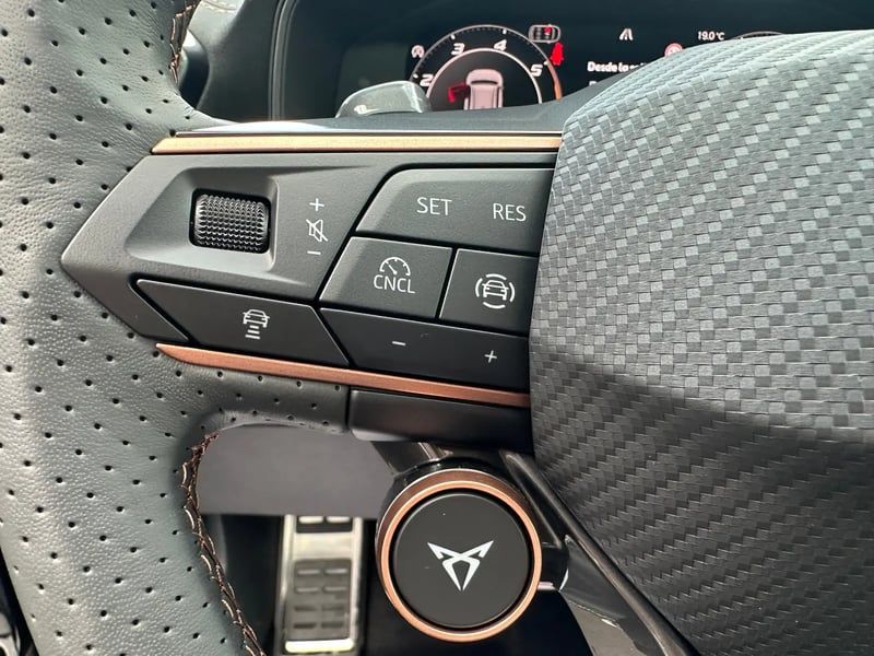Photo de la voiture CUPRA FORMENTOR 2.0 TDI 150 ch DSG7 V