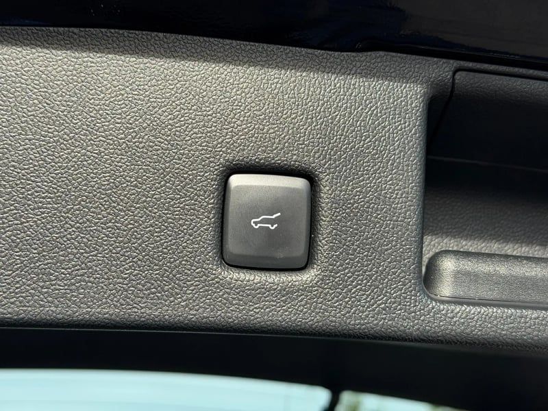 Photo de la voiture FORD KUGA 2.0 TDCi 120 S&S 4x2 Powershift ST-Line