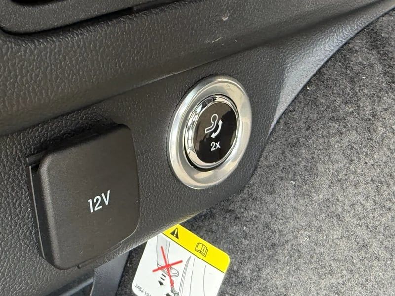 Photo de la voiture FORD KUGA 2.0 TDCi 120 S&S 4x2 Powershift ST-Line