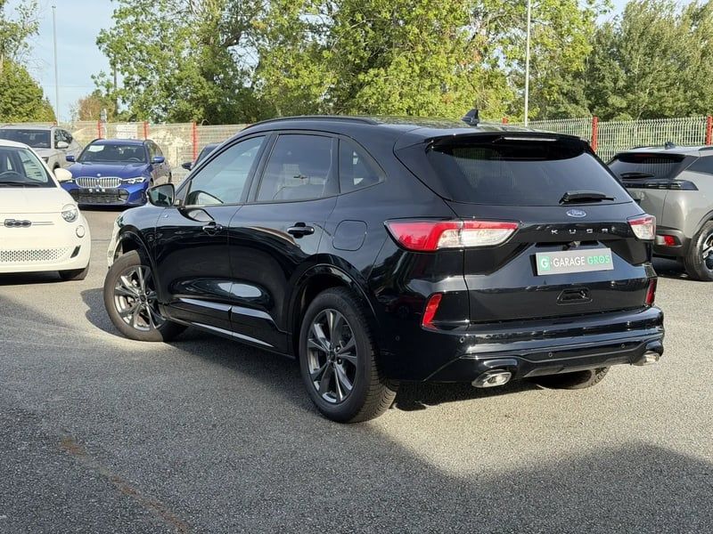 Photo de la voiture FORD KUGA 2.0 TDCi 120 S&S 4x2 Powershift ST-Line