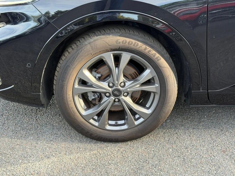 Photo de la voiture FORD KUGA 2.0 TDCi 120 S&S 4x2 Powershift ST-Line
