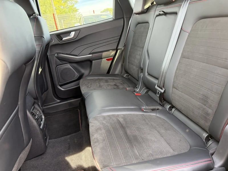 Photo de la voiture FORD KUGA 2.0 TDCi 120 S&S 4x2 Powershift ST-Line