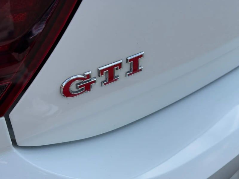 Photo de la voiture VOLKSWAGEN POLO 2.0 TSI 200 S&S DSG6 GTI