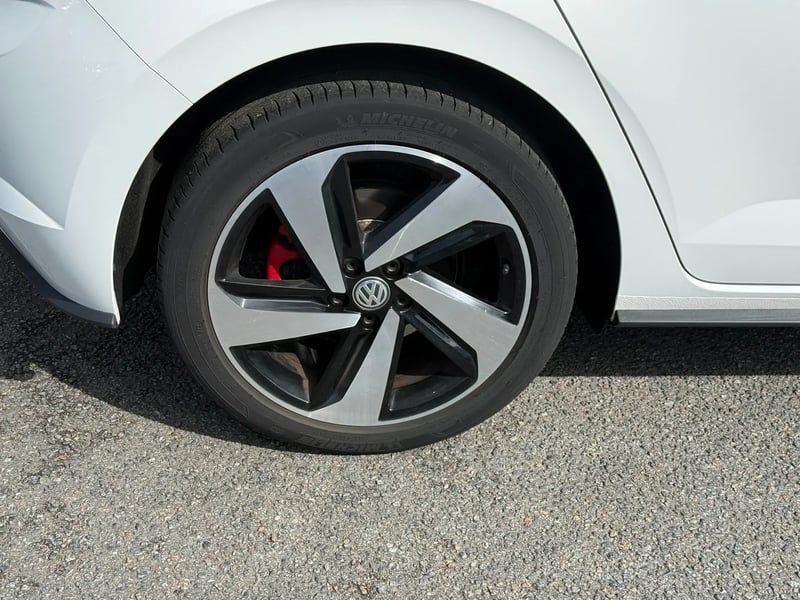Photo de la voiture VOLKSWAGEN POLO 2.0 TSI 200 S&S DSG6 GTI