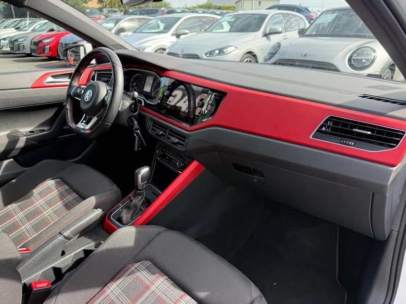 Photo de la voiture VOLKSWAGEN POLO 2.0 TSI 200 S&S DSG6 GTI