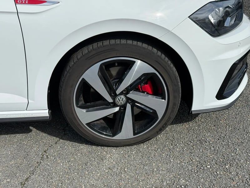 Photo de la voiture VOLKSWAGEN POLO 2.0 TSI 200 S&S DSG6 GTI