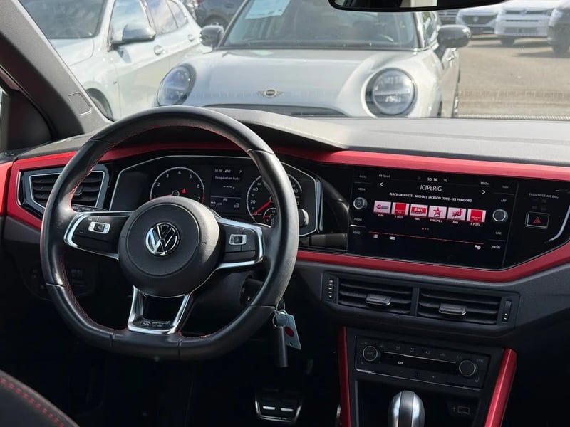 Photo de la voiture VOLKSWAGEN POLO 2.0 TSI 200 S&S DSG6 GTI