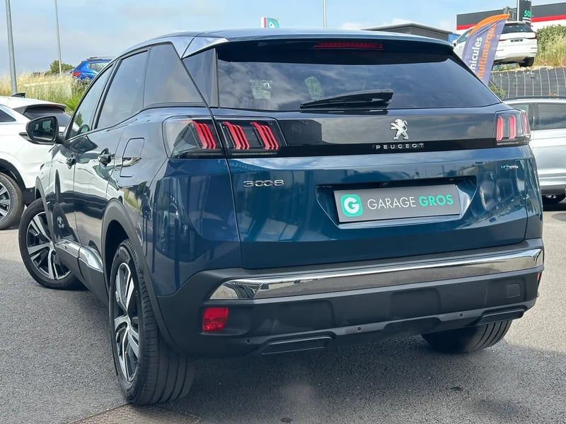 Photo de la voiture PEUGEOT 3008 Hybrid 180 e-EAT8 Allure Pack