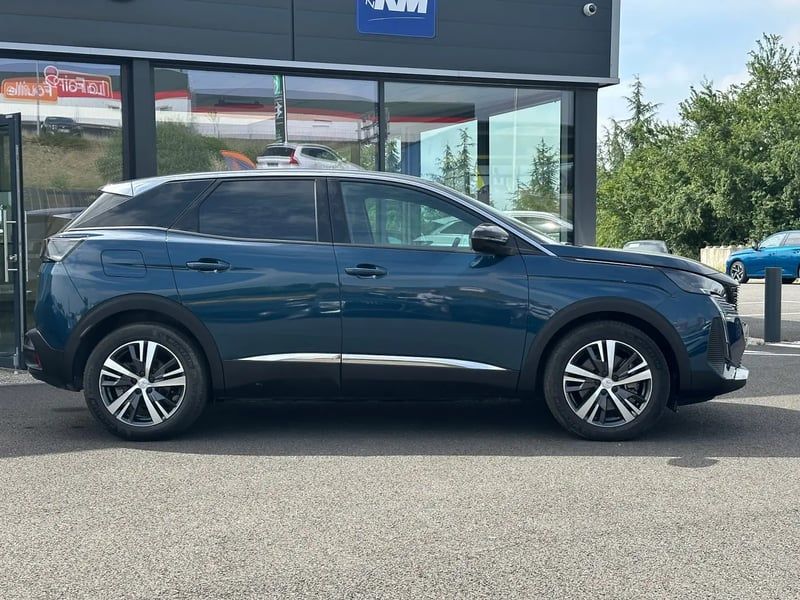 Photo de la voiture PEUGEOT 3008 Hybrid 180 e-EAT8 Allure Pack