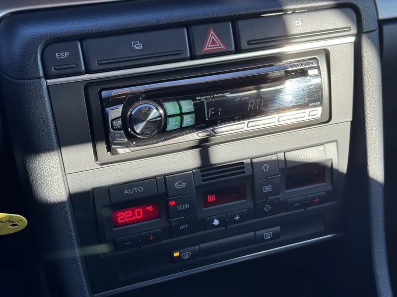 Photo de la voiture AUDI A4 AVANT 2.0 TDI Ambiente