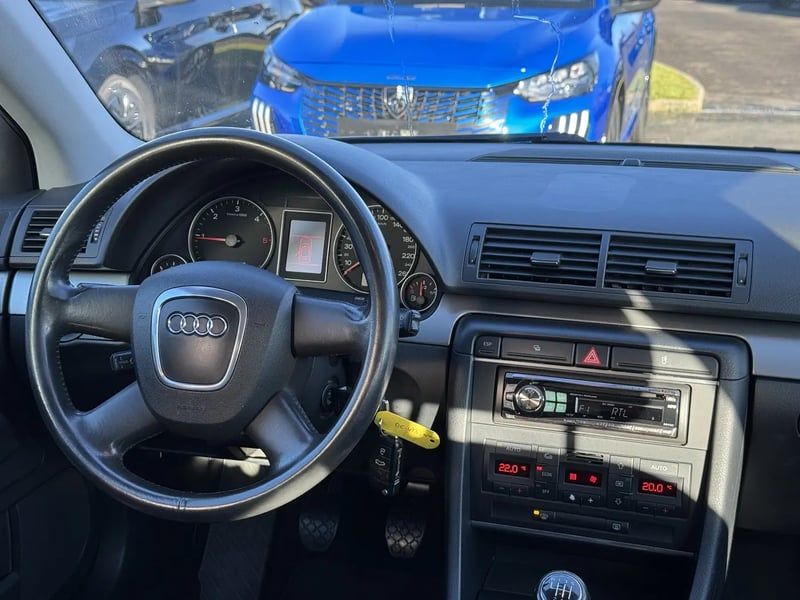 Photo de la voiture AUDI A4 AVANT 2.0 TDI Ambiente