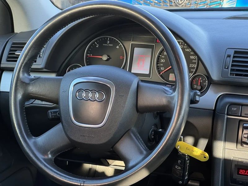 Photo de la voiture AUDI A4 AVANT 2.0 TDI Ambiente