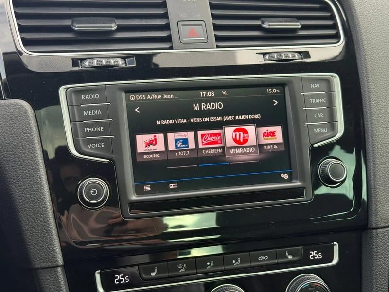 Photo de la voiture VOLKSWAGEN GOLF 1.4 TSI 125 BlueMotion Technology Carat