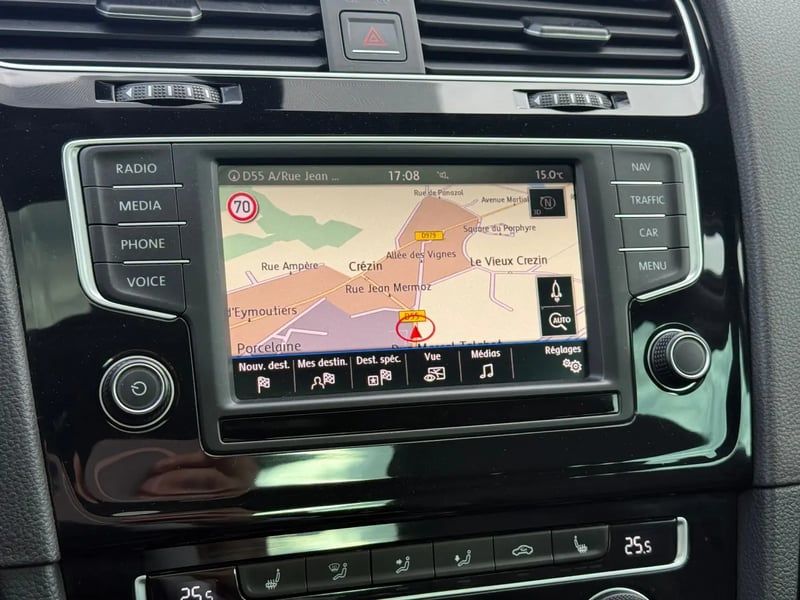 Photo de la voiture VOLKSWAGEN GOLF 1.4 TSI 125 BlueMotion Technology Carat