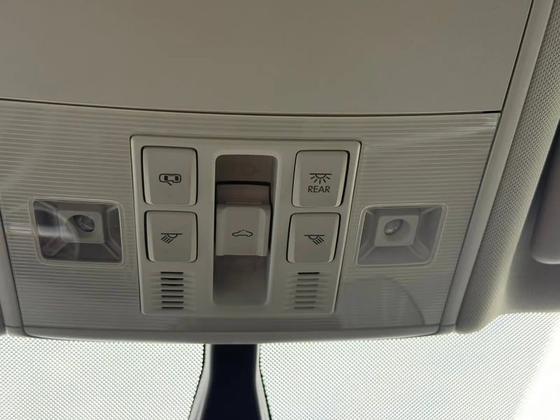 Photo de la voiture VOLKSWAGEN GOLF 1.4 TSI 125 BlueMotion Technology Carat