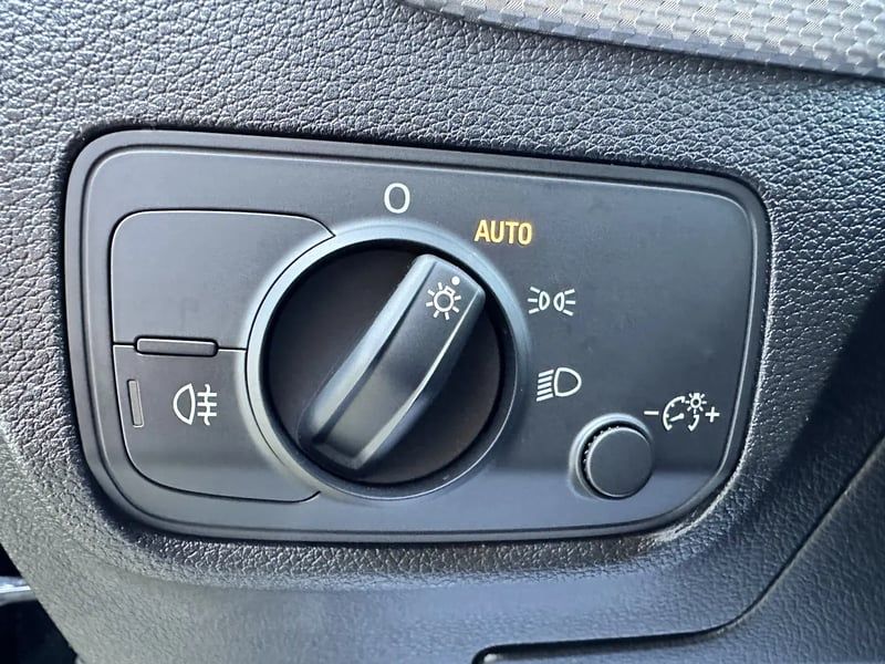 Photo de la voiture AUDI Q2 35 TFSI 150 S tronic 7 S line