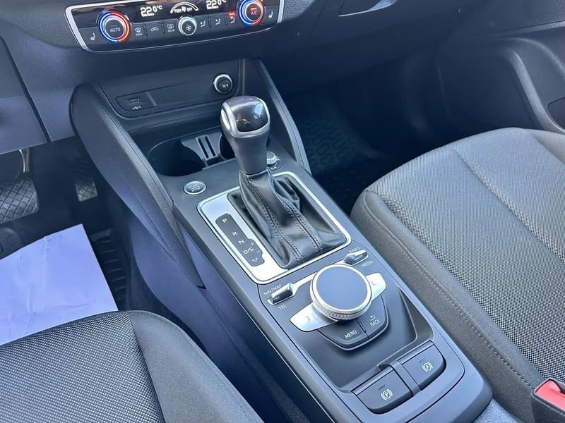 Photo de la voiture AUDI Q2 35 TFSI 150 S tronic 7 S line