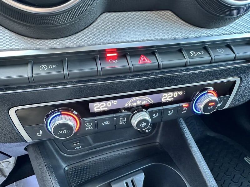 Photo de la voiture AUDI Q2 35 TFSI 150 S tronic 7 S line