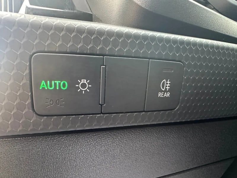Photo de la voiture AUDI A1 SPORTBACK 30 TFSI 116 ch S tronic 7 S line