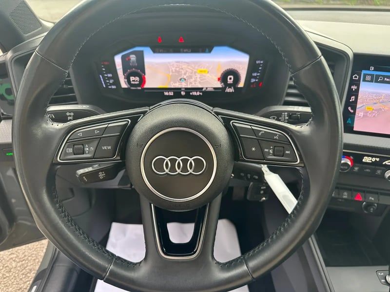 Photo de la voiture AUDI A1 SPORTBACK 30 TFSI 116 ch S tronic 7 S line
