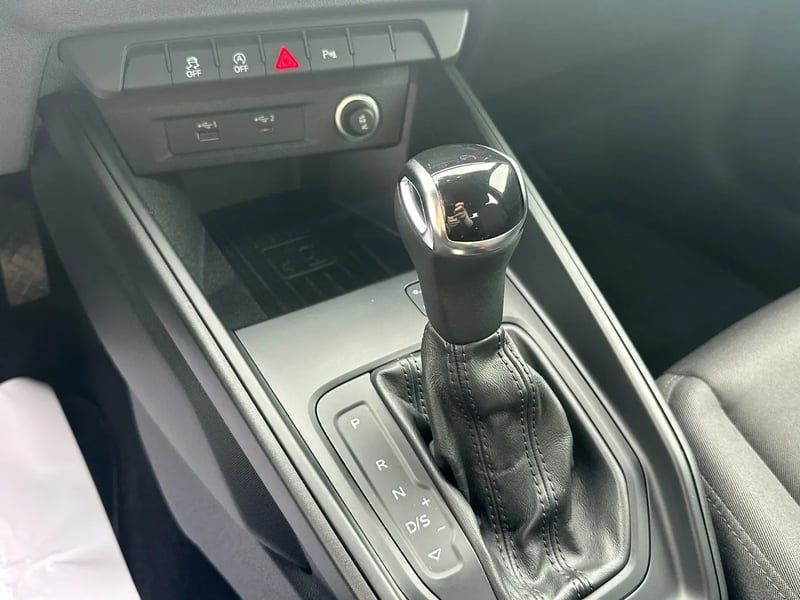 Photo de la voiture AUDI A1 SPORTBACK 30 TFSI 116 ch S tronic 7 S line