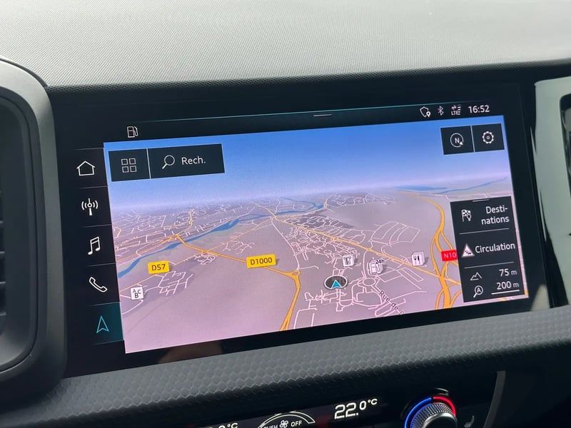 Photo de la voiture AUDI A1 SPORTBACK 30 TFSI 116 ch S tronic 7 S line