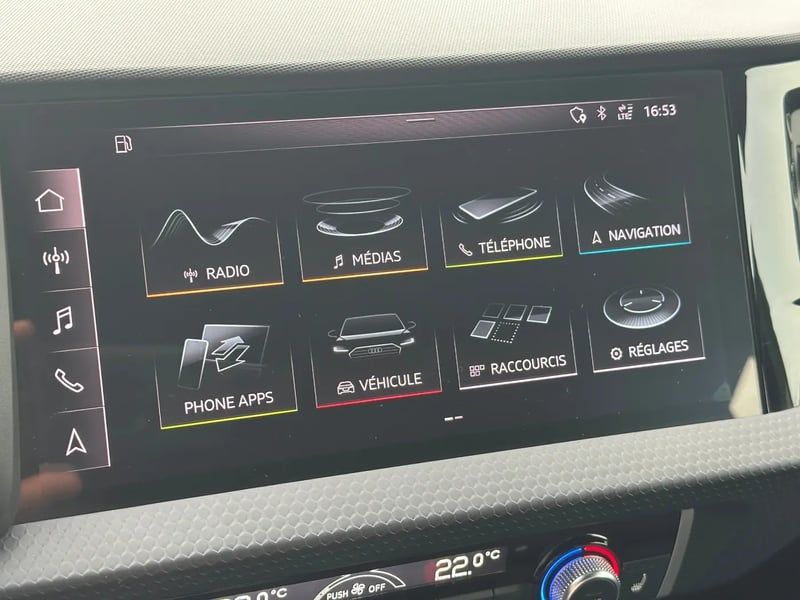 Photo de la voiture AUDI A1 SPORTBACK 30 TFSI 116 ch S tronic 7 S line