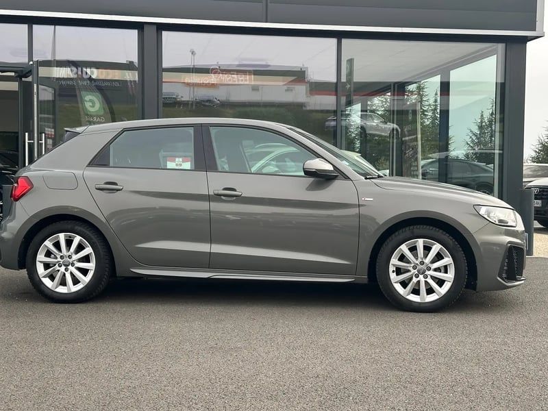 Photo de la voiture AUDI A1 SPORTBACK 30 TFSI 116 ch S tronic 7 S line