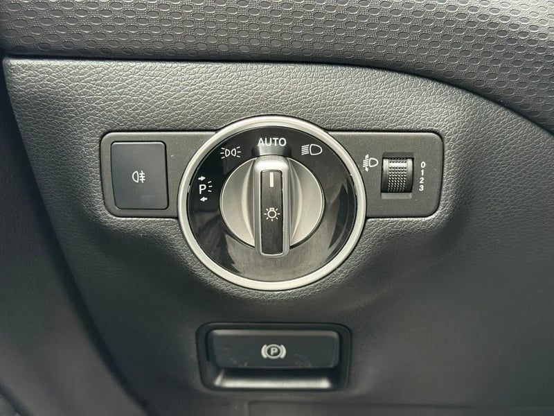 Photo de la voiture MERCEDES CLASSE A 160 Inspiration