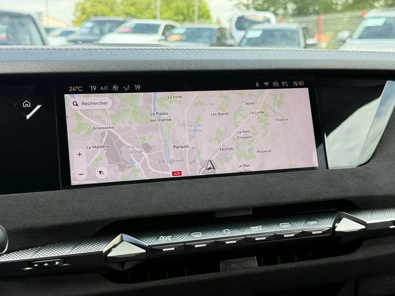 Photo de la voiture DS DS 4 PureTech 130 EAT8 Performance Line