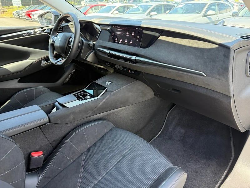 Photo de la voiture DS DS 4 PureTech 130 EAT8 Performance Line