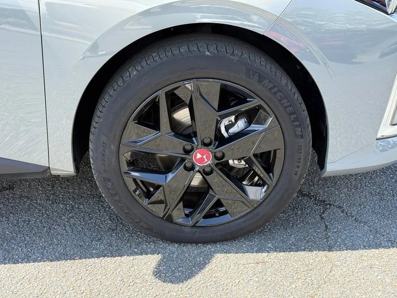 Photo de la voiture DS DS 4 PureTech 130 EAT8 Performance Line
