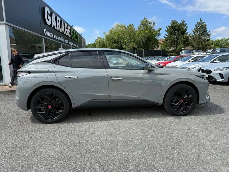 Photo de la voiture DS DS 4 PureTech 130 EAT8 Performance Line