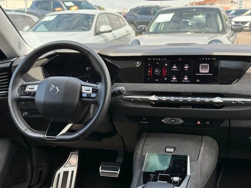 Photo de la voiture DS DS 4 PureTech 130 EAT8 Performance Line