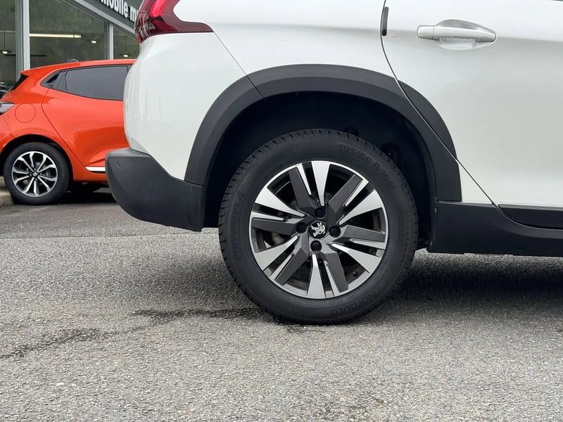 Photo de la voiture PEUGEOT 2008 1.2 PureTech 110ch S&S EAT6 Allure