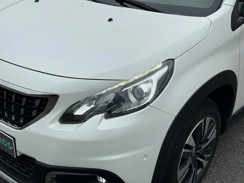 Photo de la voiture PEUGEOT 2008 1.2 PureTech 110ch S&S EAT6 Allure