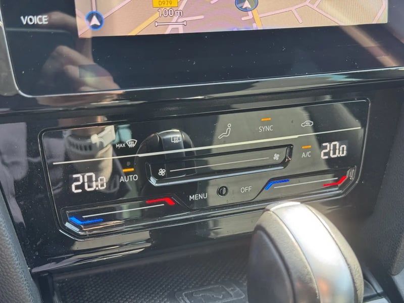 Photo de la voiture VOLKSWAGEN PASSAT SW 2.0 TDI EVO SCR 150 DSG7